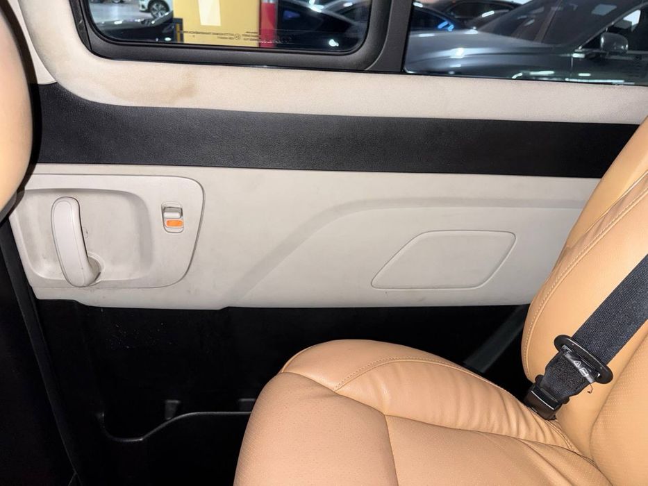 Grand Starex Limousine  2020 рік 2.5 дізель  повний