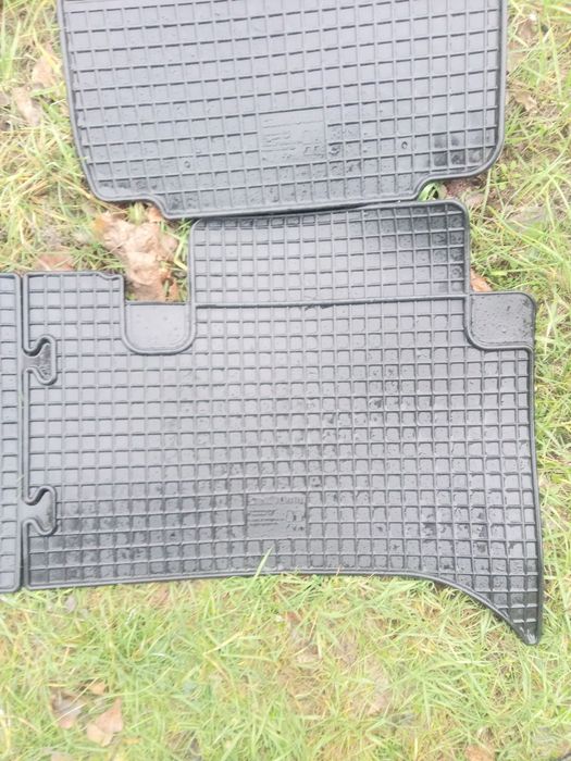 Продам коврики Сценик 2