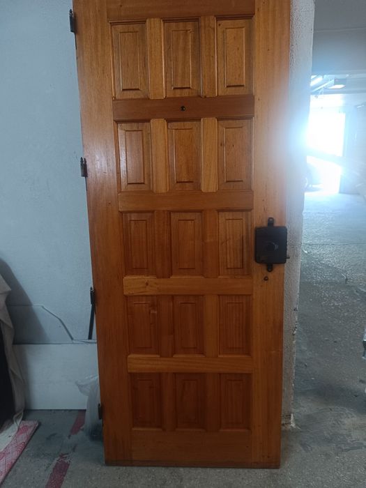 Fechadura porta CISA com 4 chaves, 3 extensíveis e 1 normal