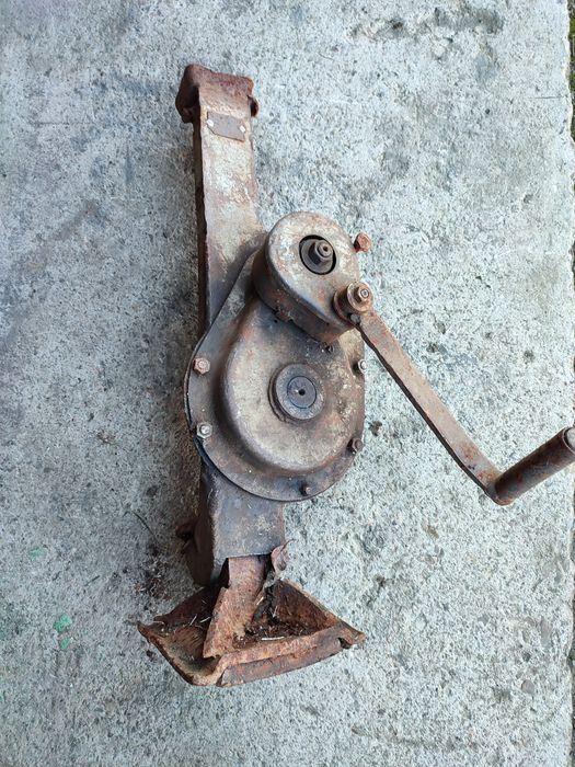 Обладнання для монтажу-демонтажу