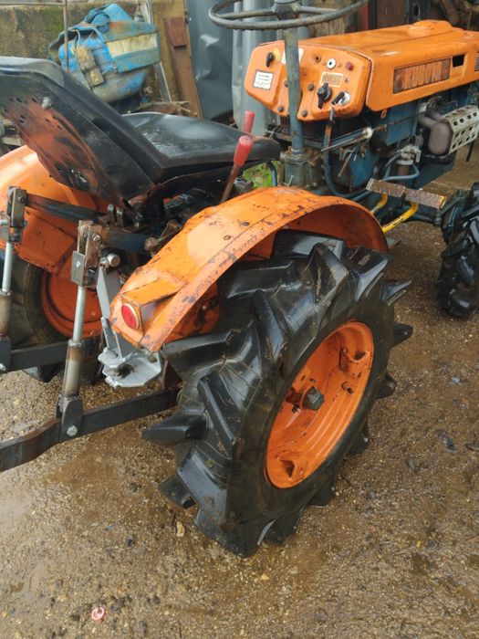 Trator Kubota 6000