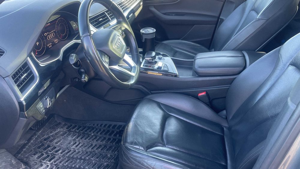 Sprzedam  Audi Q7 4M kompresor