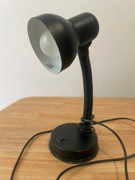 Candeeiro de mesa flexível