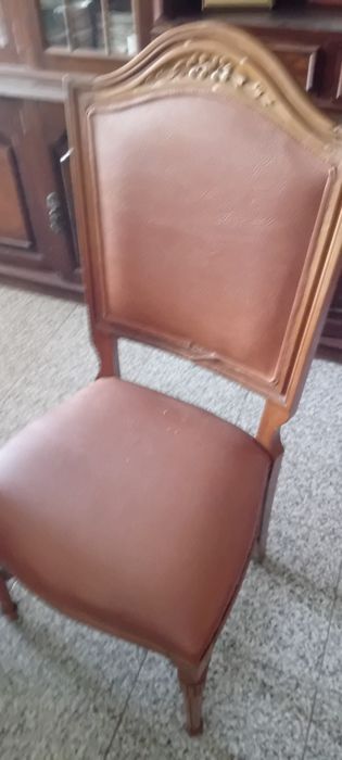 Mesa com 6 cadeiras