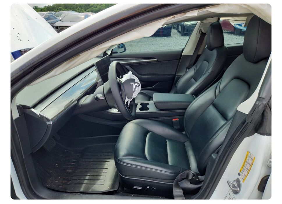 Tesla Model 3 / 2023