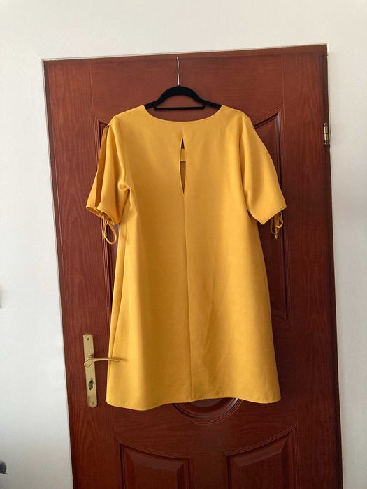 Sukienka musztardowa 44