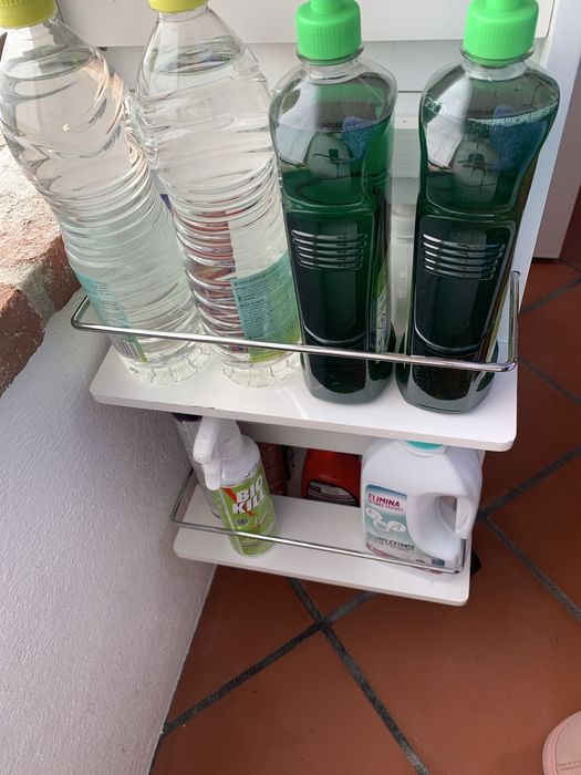 Carrinho de arrumaçao em madeira .