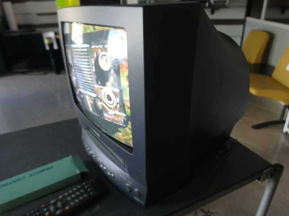 TV com Video VHS Samsung 14" Novo