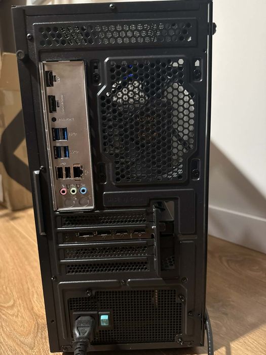 Komputer gamingowy Ryzen 5 7600 + RX 7700 XT / AM5 / DDR5 /