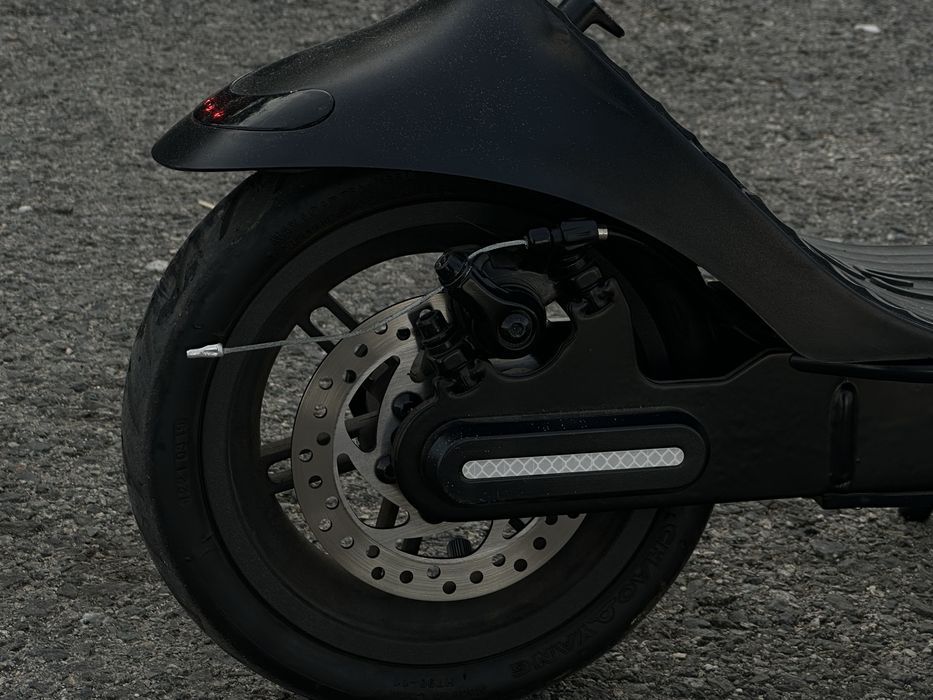 Vendo Trotinete Elétrica Momo Design Evo 9 — Apenas 117km! Como nova!