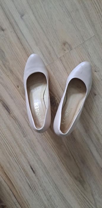 Buty szpilki Morek rozmiar 38 stan dobry pudrowy róż