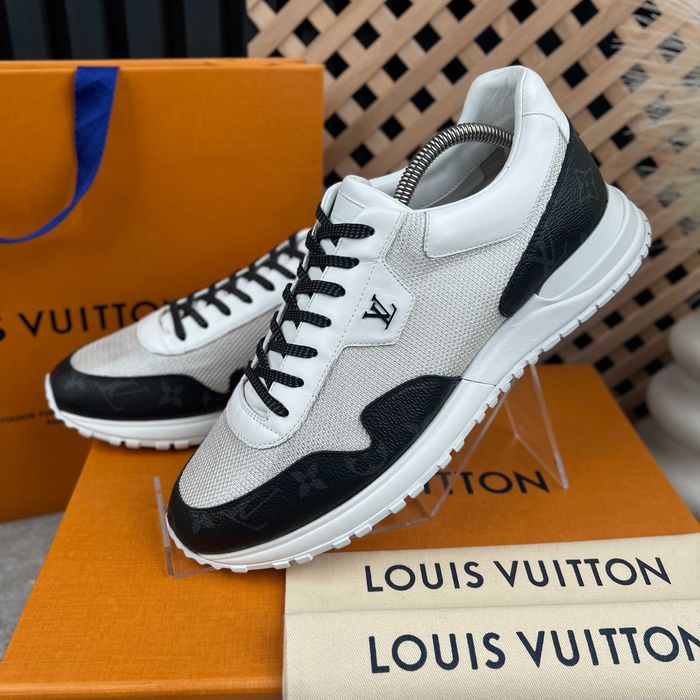 Louis Vuitton Run Away Sneakers Чоловічі кросівки оригінал 41.5 EUR