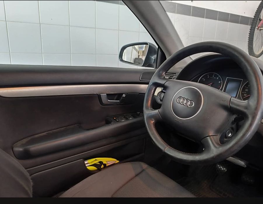 Audi A4 1.6 gasolina 140mil kms reais