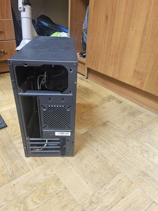 Компактний корпус для ігрового / офісного ПК