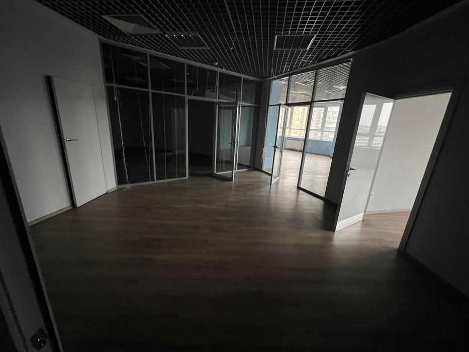 Оренда приміщень Євгена Коновальця 36 д,  БЦ Хвиля 8, 9 поверх