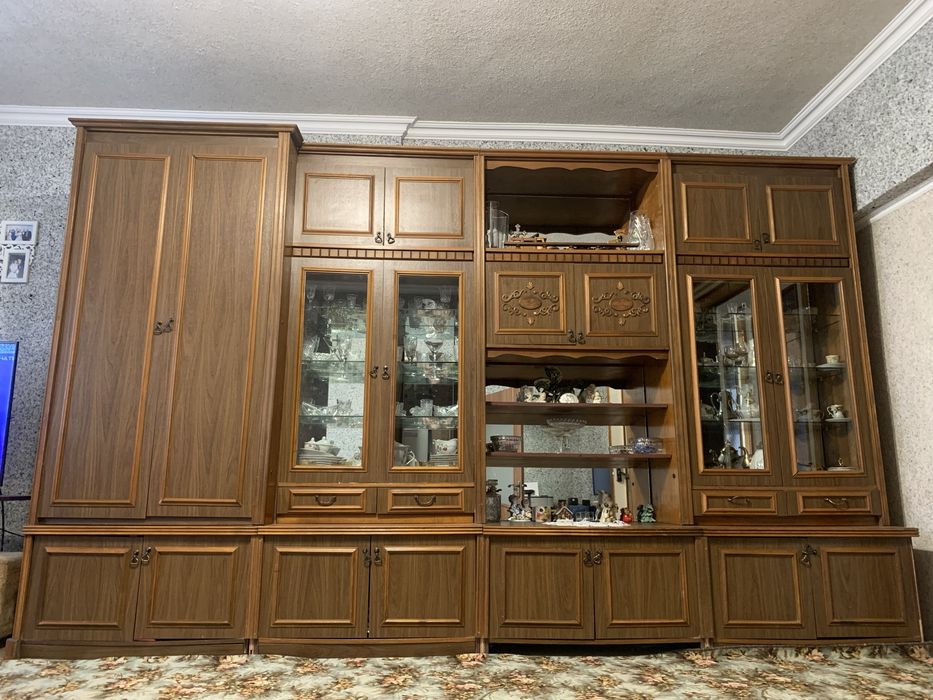 Гарнітур у вітальню у хорошому стані