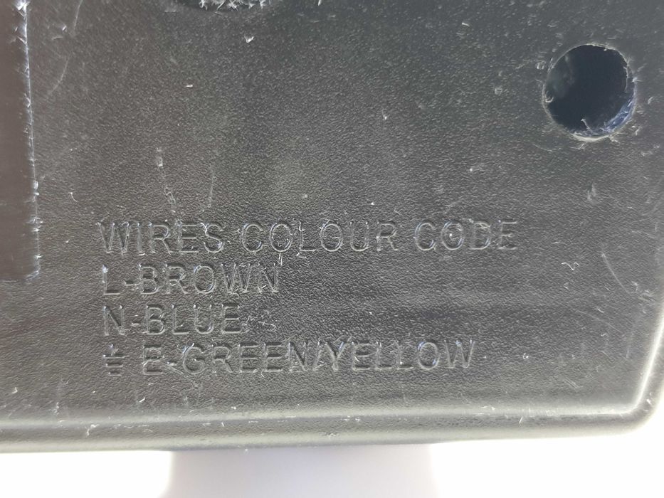 подовжувач, 12 гнізд Розетка,Колодка  січення жили  1.25мм. довж 1.8м.
