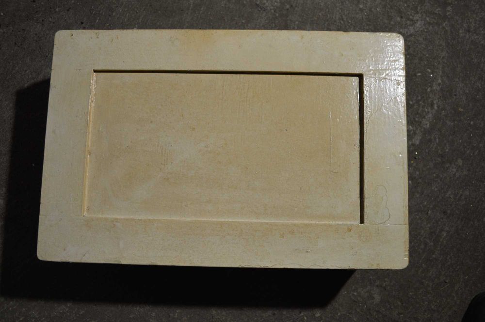 stara szafka apteczka prl drewniana