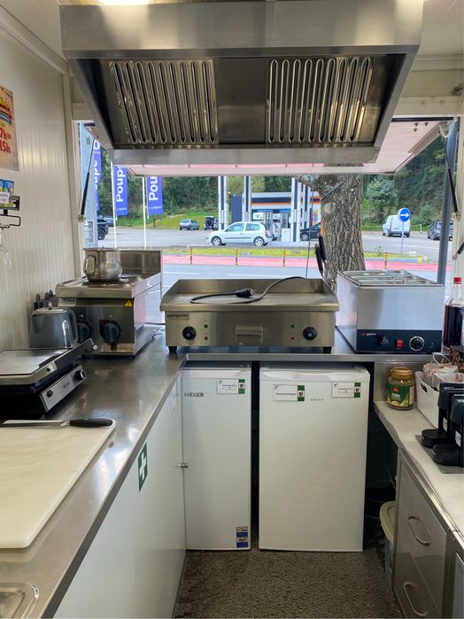 Roulote totalmente equipada - negócio pronto