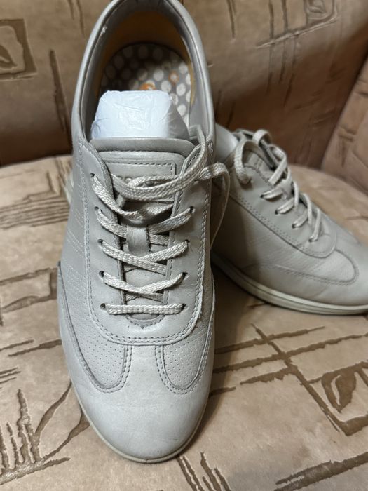 Кросівки  39 розмір