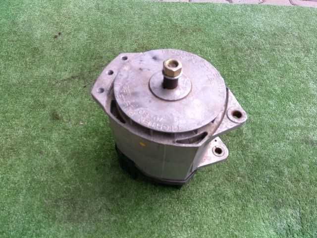 Alternator do sieczkarni kombajnu New Holland FR