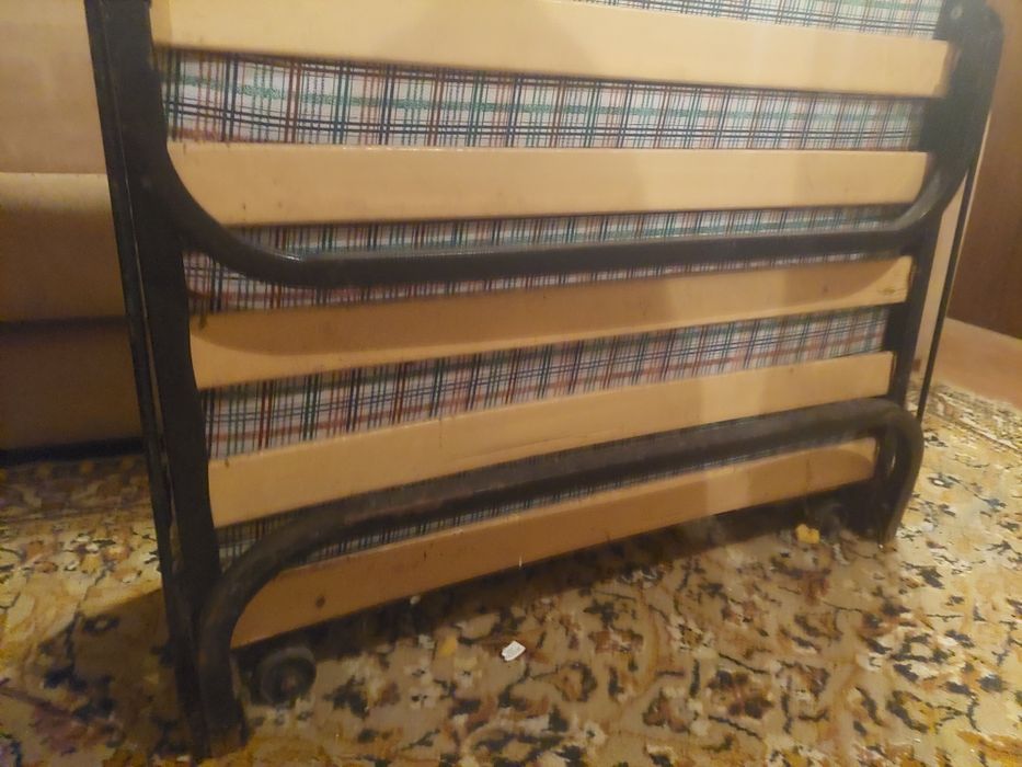 2 camas dobráveis com colchão