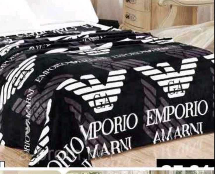 Пледи бренди велюрові