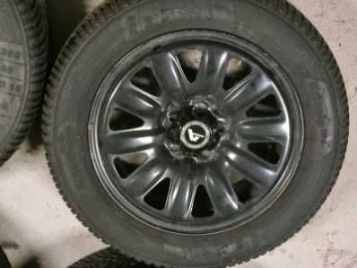 Sprzedam opony z felgami do samochodu Ford