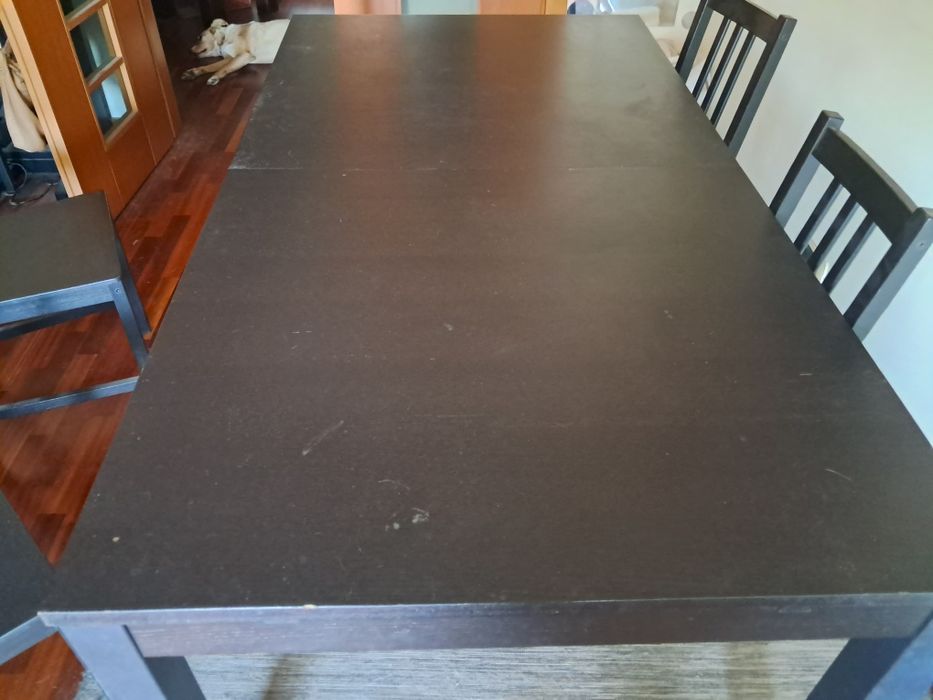 Mesa jantar extensível + 4 cadeiras