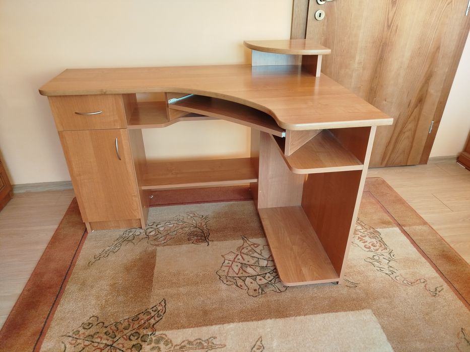 Biurko komputerowe narożne z nadstawką