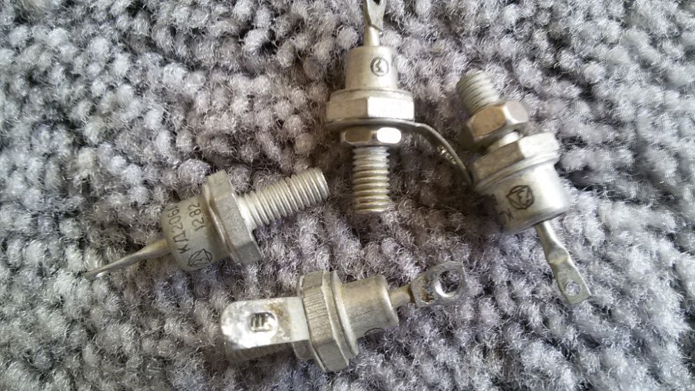 Диоды, оптотиристоры S202S02, ТО142-80, тиристоры ТБ3-200-10, симистор