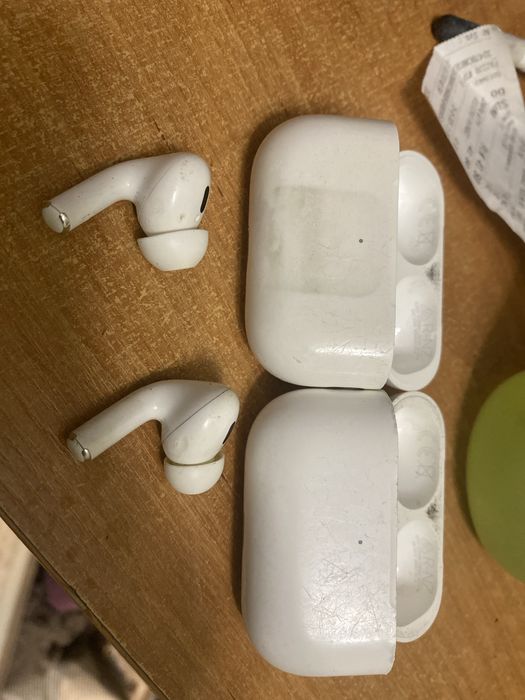 2x airpods pro 2  - etui i Lewa sluchawka Oryginalne