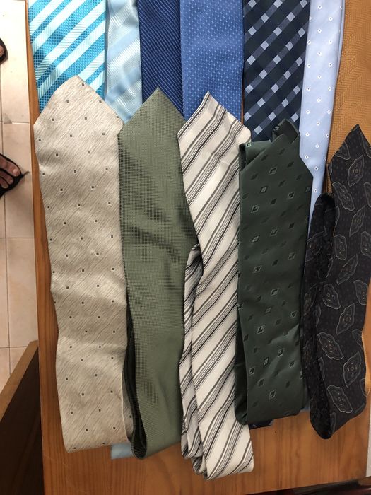 Gravatas usadas de várias marcas