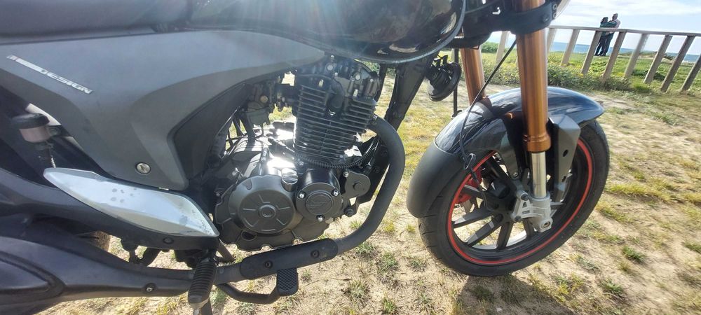 Mota KeeWay 125 com menos de 22.000km