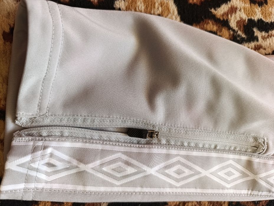 Спортивні штани Umbro "L"