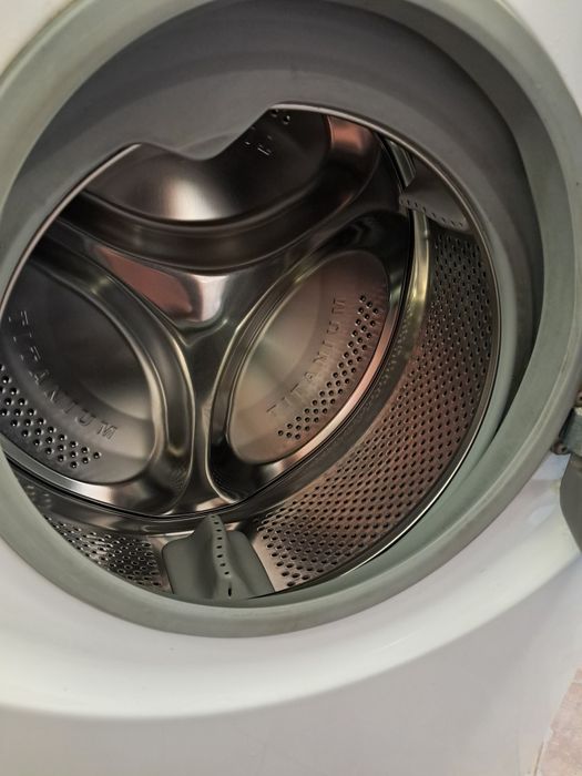 Продам пральну машіну ARISTON на 7кг завантаження Б/У