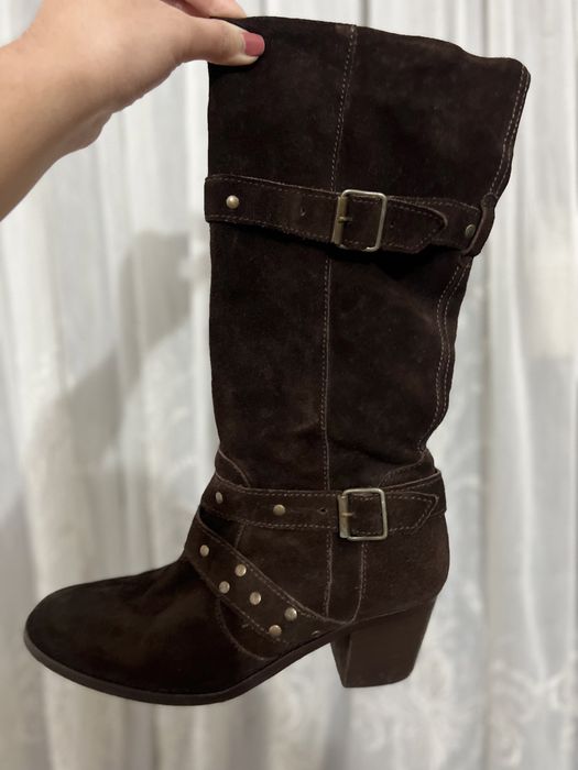 Botas salto castanhas em pele