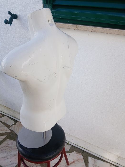 Manequim com pe profissional (Masculino)