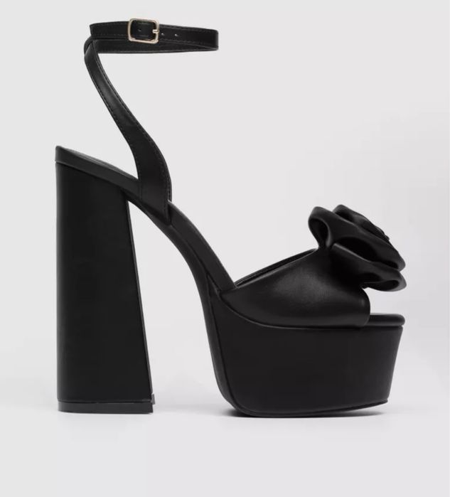 DeeZee czarne sandały na platformie r. 37