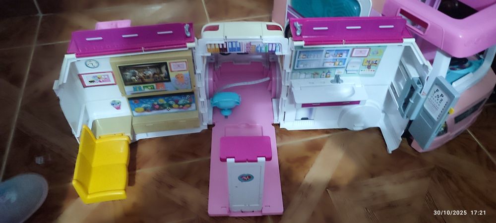 Casa,autocaravana ,ambulância da barbia