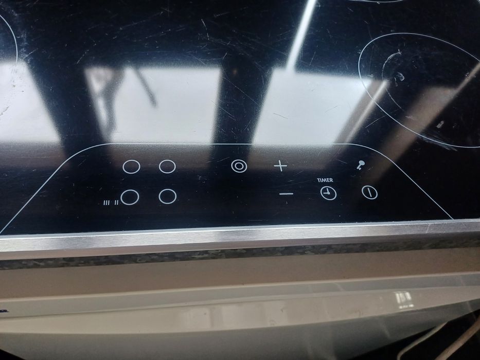 Płyta ceramiczna Aeg 76.cm