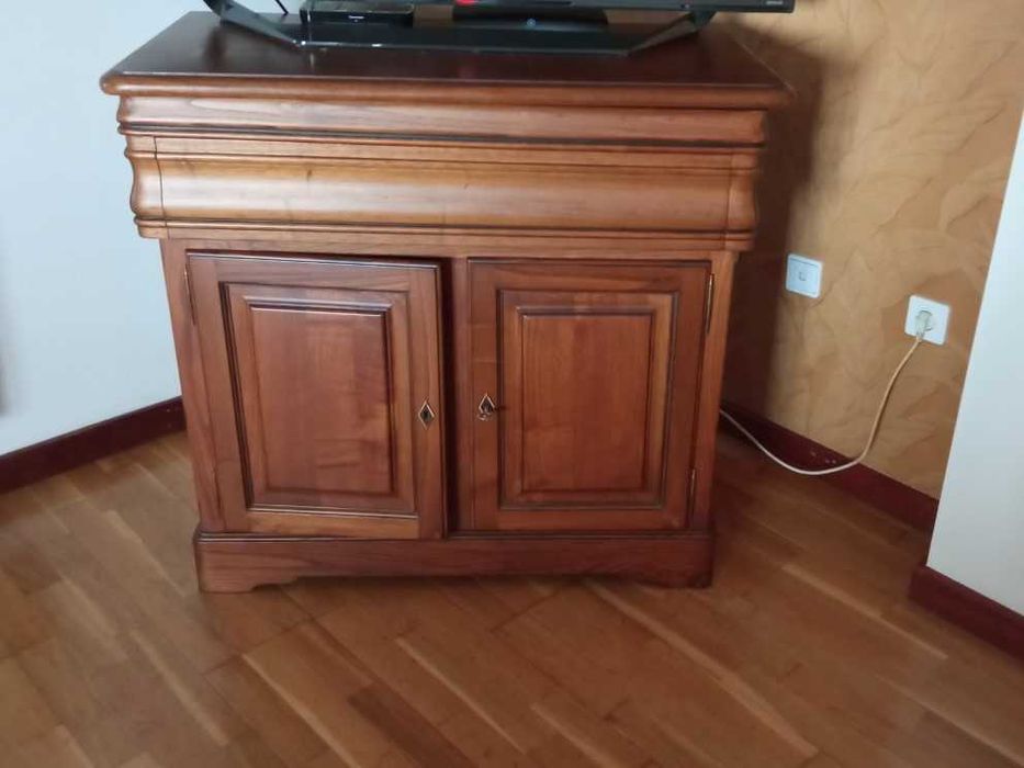 Móveis de sala em castanho, muito bom estado