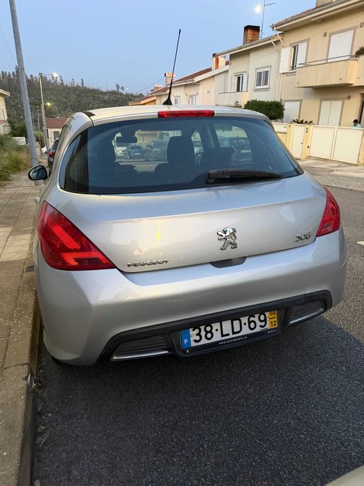 Venda de carro em excelente estado só com um dono
