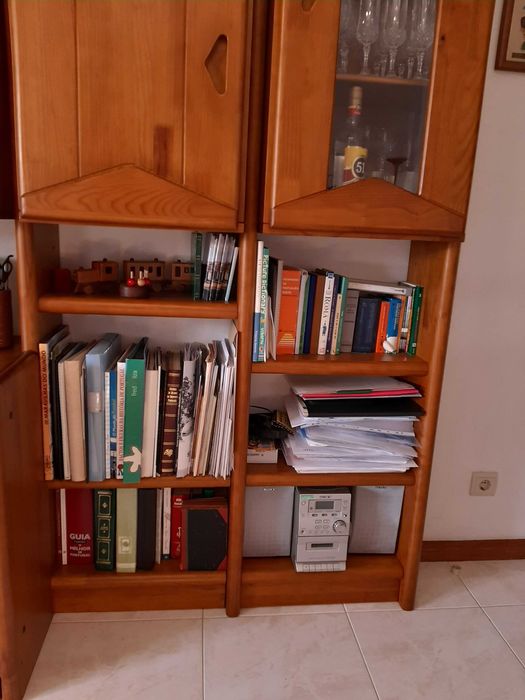 Móvel de sala de jantar em cerejeira, desdobrável em 3 módulos