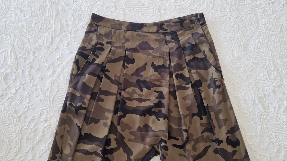 Calças estampadas Zara tamanho XS