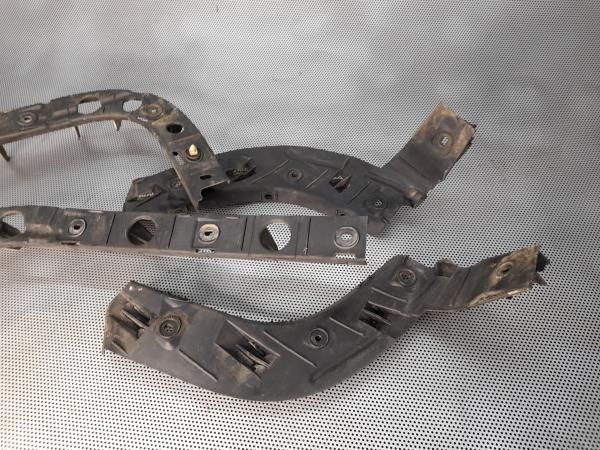 Guia de pára-choques trás direita SEAT Altea (5P1)