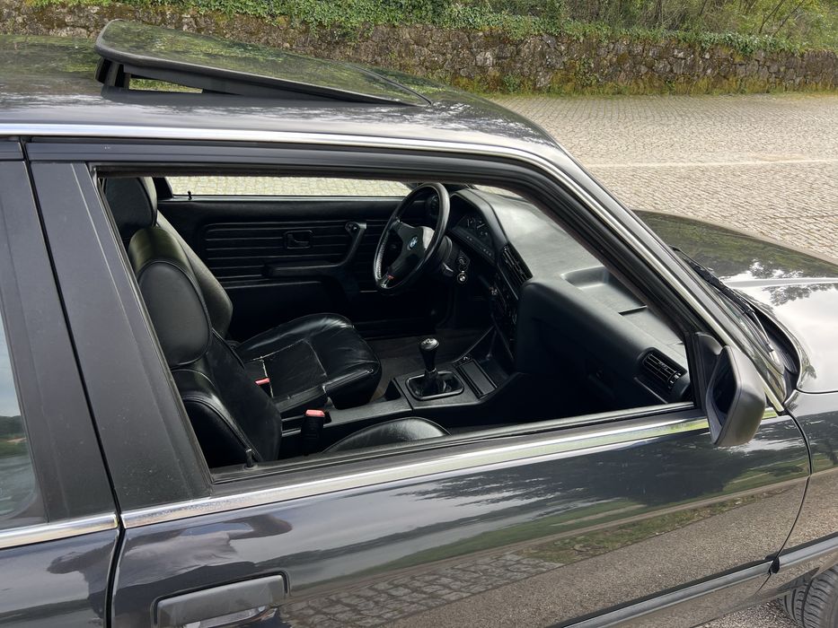 BMW E30 318i Coupe