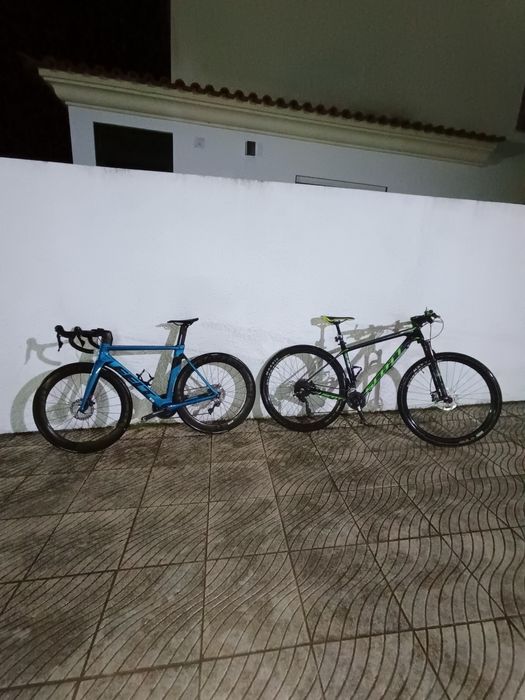 Bicicleta BTT scott em carbono