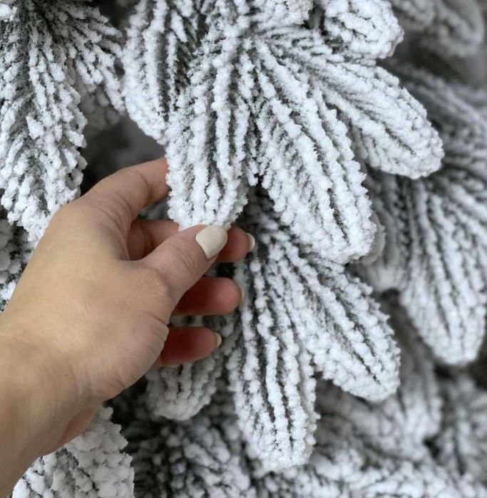 Новогодняя ель. Искусственная елка литая заснеженная Видеообзор Ялинка