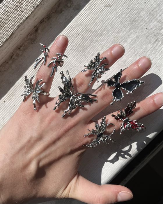 кільця з метеликами